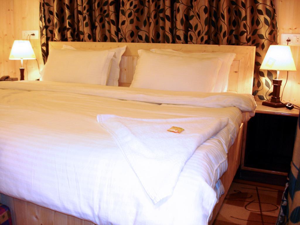 Ikraam Inn Bed&Breakfast Srīnagar Rom bilde