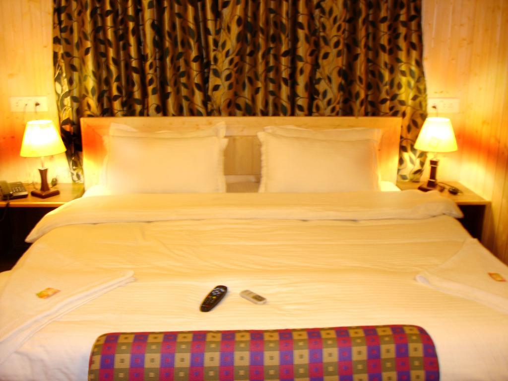 Ikraam Inn Bed&Breakfast Srīnagar Rom bilde