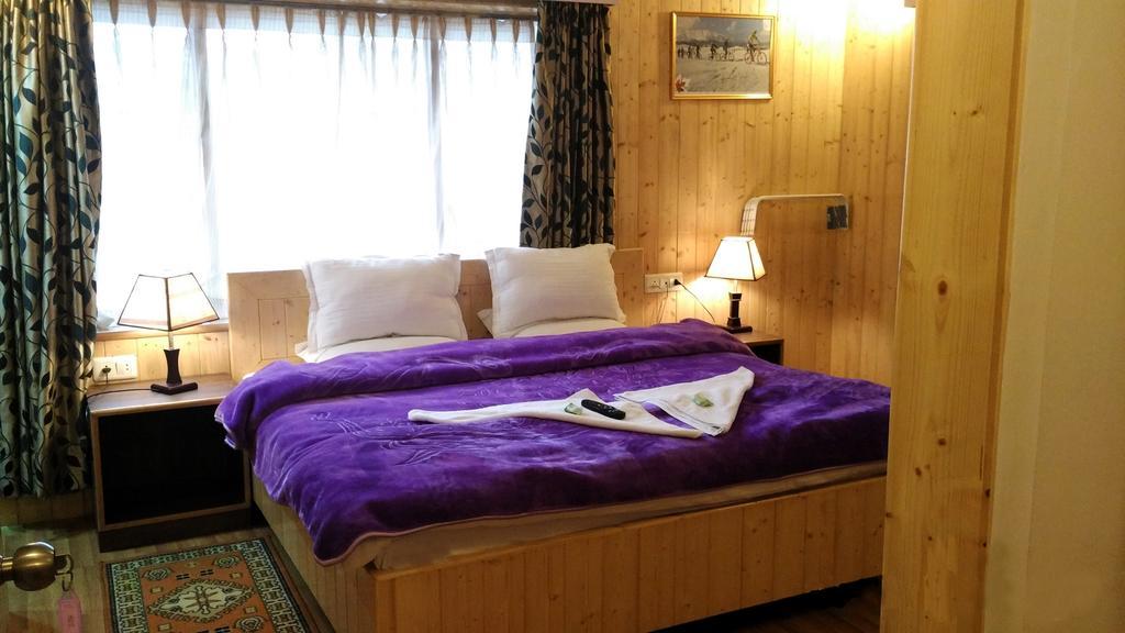 Ikraam Inn Bed&Breakfast Srīnagar Eksteriør bilde