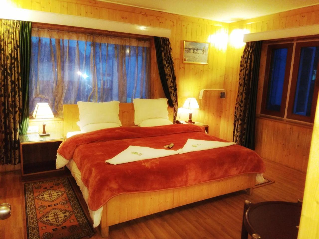 Ikraam Inn Bed&Breakfast Srīnagar Eksteriør bilde